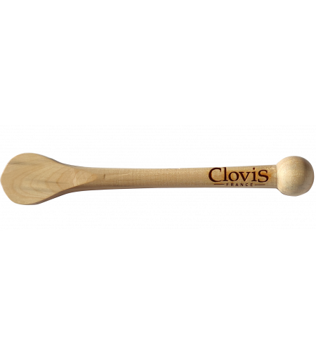 Cuillère en bois de buis de 11cm. Inscription "Clovis" à la base de la cuillère.