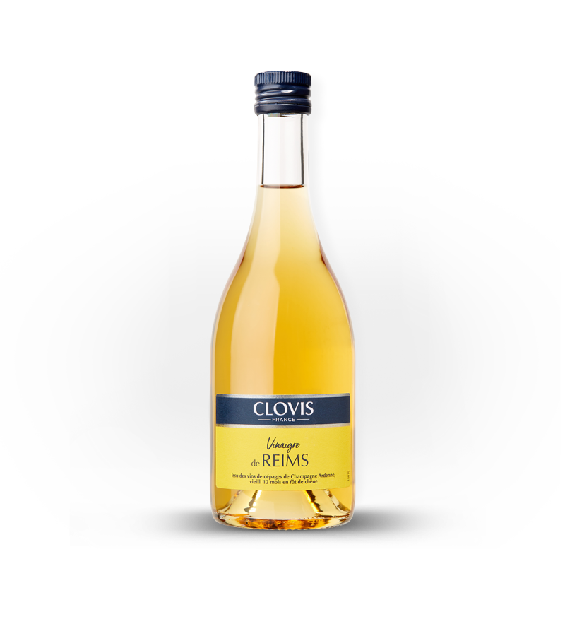 Bouteille de Vinaigre de Reims, marque Clovis, format 50cl, sur fond blanc
