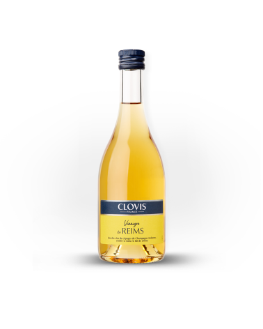 Bouteille de Vinaigre de Reims, marque Clovis, format 50cl, sur fond blanc