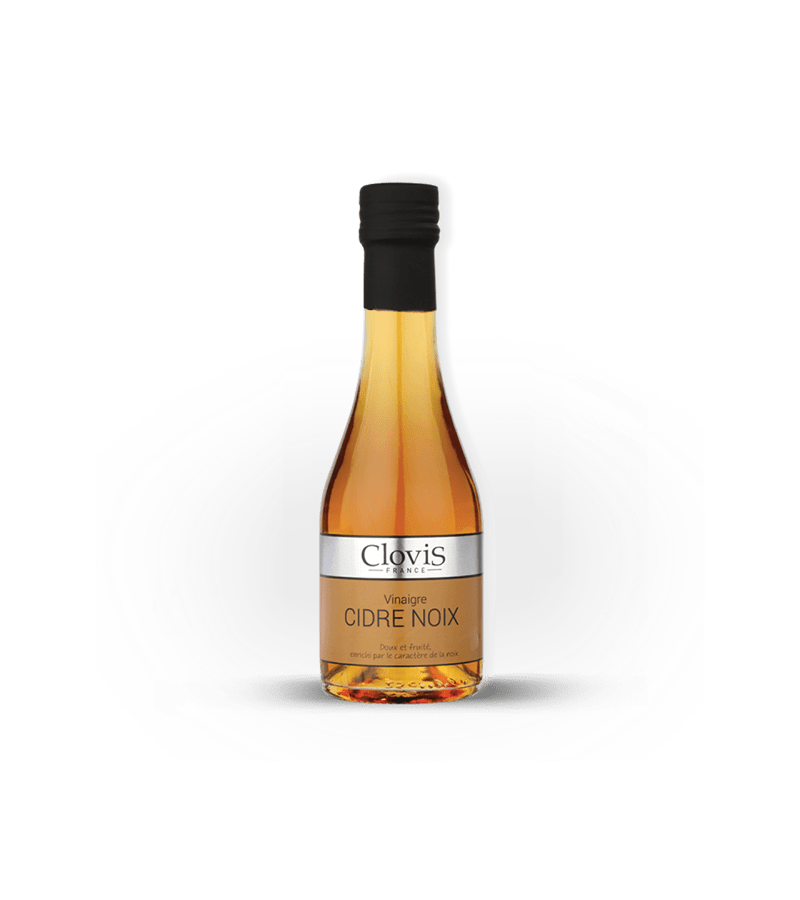 Bouteille de Vinaigre Cidre Noix, marque Clovis, format 25cl, sur fond blanc