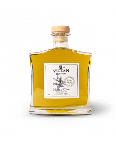 Bouteille d'huile Olive Vierge Extra Grand Cru Domaine Tabernas, marque Clovis ,format 70cl, sur fond blanc