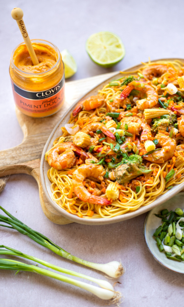 Nouilles sautées aux crevettes, moutarde au piment doux fumé